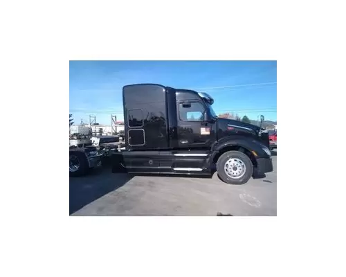 PETERBILT 579 Fairing, Side
