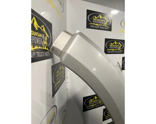 PETERBILT 579 Fender Extension