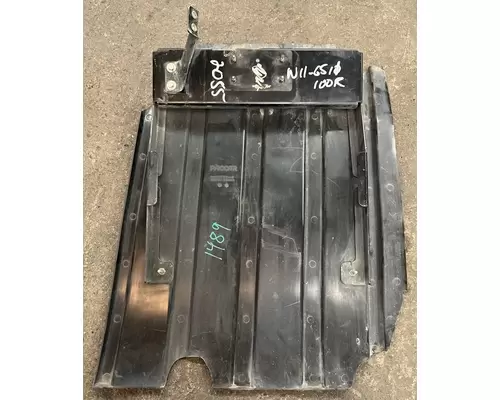 PETERBILT 579 Fender