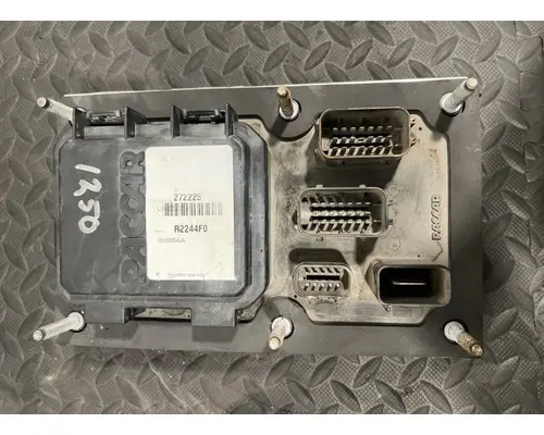 PETERBILT 579 Fuse Box