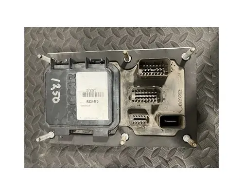 PETERBILT 579 Fuse Box