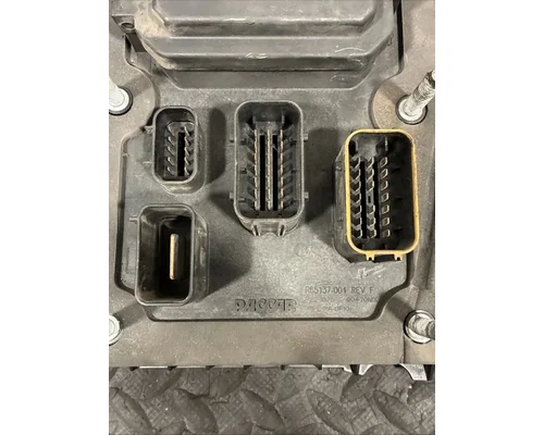 PETERBILT 579 Fuse Box