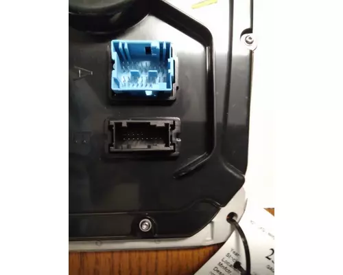 PETERBILT 579 GAUGE CLUSTER