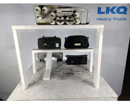 PETERBILT 579 GAUGE CLUSTER