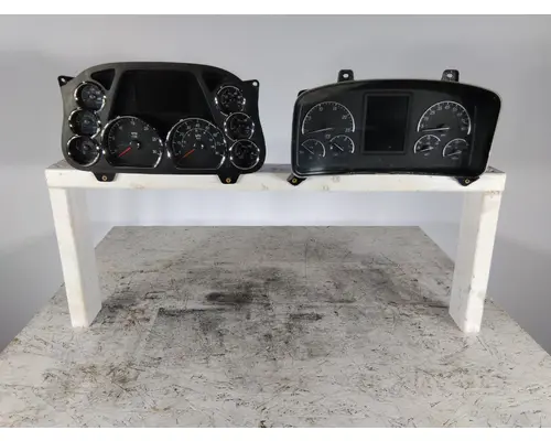 PETERBILT 579 GAUGE CLUSTER