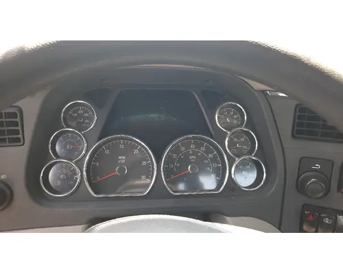 PETERBILT 579 GAUGE CLUSTER
