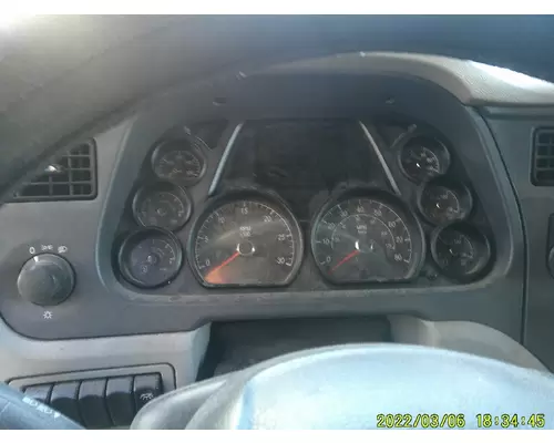 PETERBILT 579 GAUGE CLUSTER