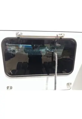 PETERBILT 579 GLASS, BACK