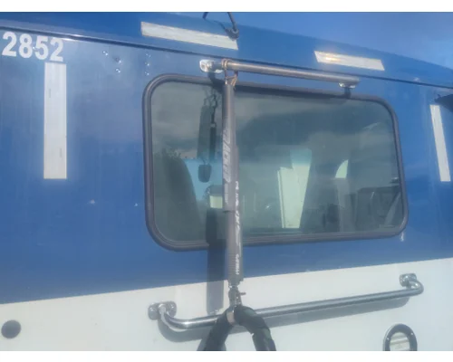 PETERBILT 579 GLASS, BACK