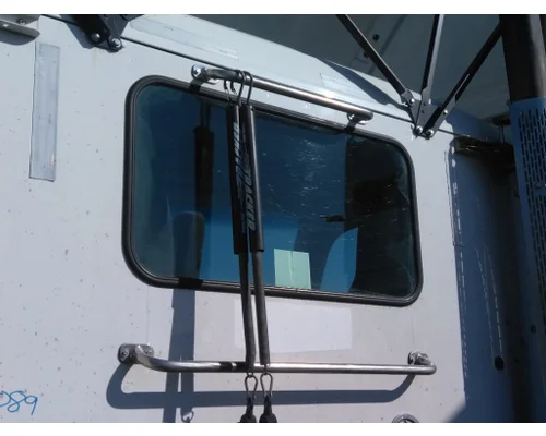 PETERBILT 579 GLASS, BACK