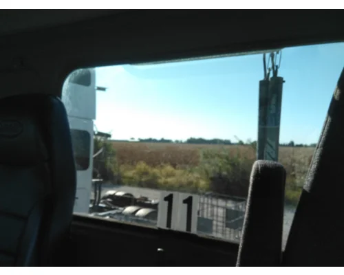 PETERBILT 579 GLASS, BACK