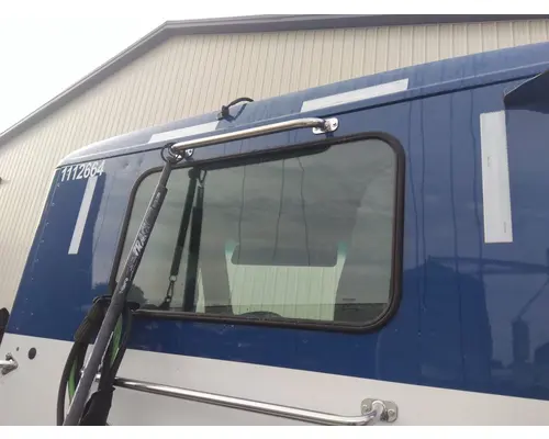 PETERBILT 579 GLASS, BACK