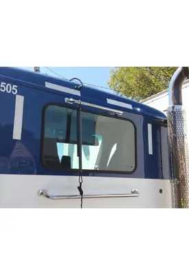 PETERBILT 579 GLASS, BACK