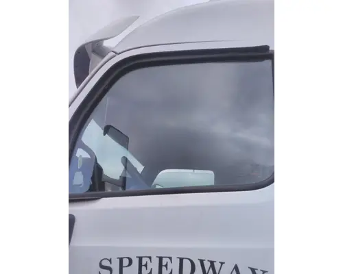 PETERBILT 579 GLASS, DOOR, FRONT