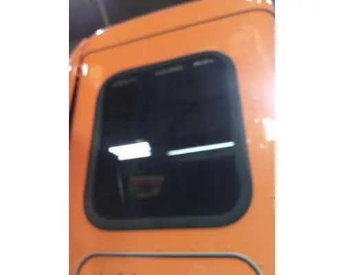 PETERBILT 579 GLASS, SLEEPER