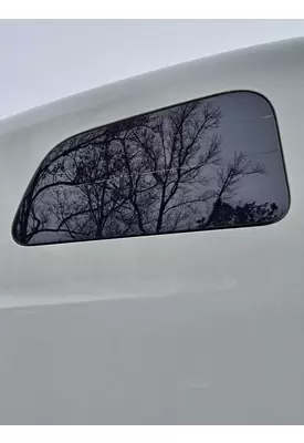 PETERBILT 579 GLASS, SLEEPER