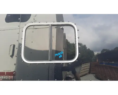 PETERBILT 579 GLASS, SLEEPER