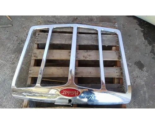 PETERBILT 579 GRILLE SHELL