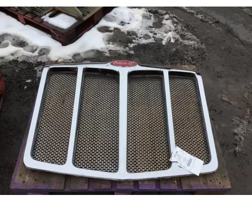 PETERBILT 579 GRILLE