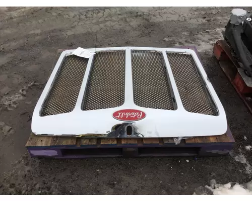 PETERBILT 579 GRILLE