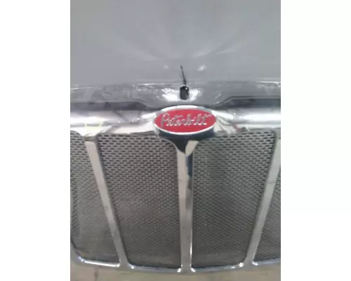 PETERBILT 579 GRILLE