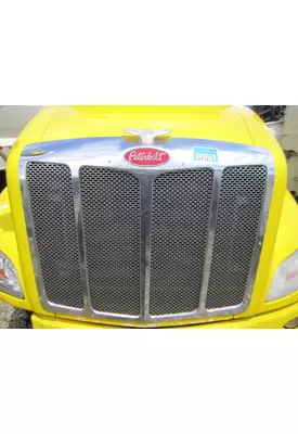 PETERBILT 579 GRILLE