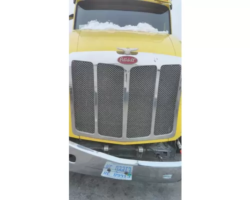 PETERBILT 579 GRILLE