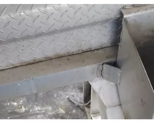 PETERBILT 579 HEADACHE RACK