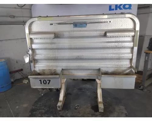PETERBILT 579 HEADACHE RACK