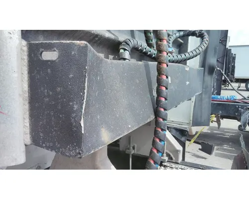 PETERBILT 579 HEADACHE RACK