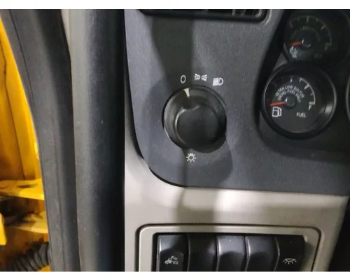 PETERBILT 579 HEADLAMP SWITCH