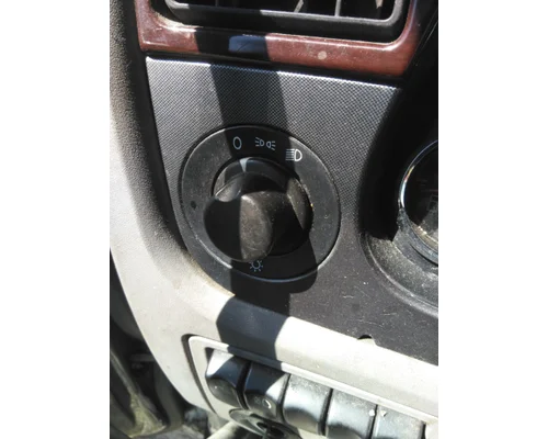 PETERBILT 579 HEADLAMP SWITCH