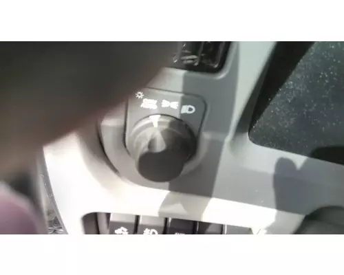 PETERBILT 579 HEADLAMP SWITCH