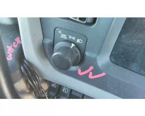 PETERBILT 579 HEADLAMP SWITCH