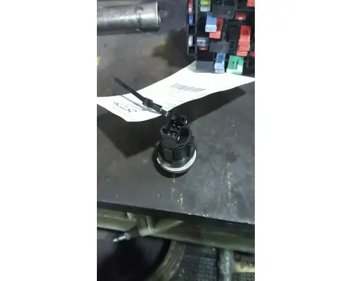 PETERBILT 579 HEADLAMP SWITCH