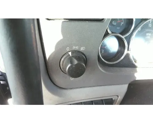 PETERBILT 579 HEADLAMP SWITCH
