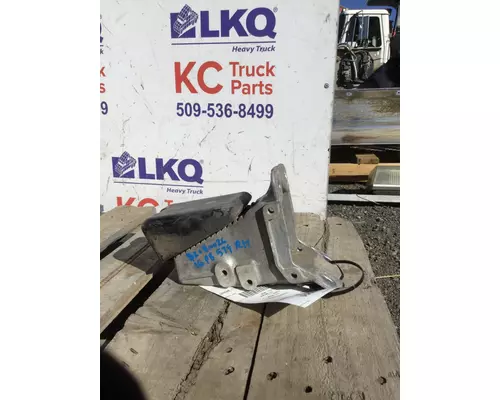 PETERBILT 579 HOOD BRACKET