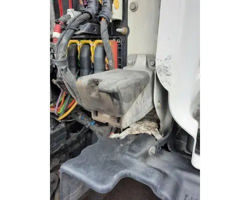 PETERBILT 579 HOOD BRACKET