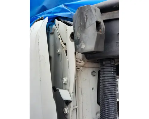 PETERBILT 579 HOOD BRACKET