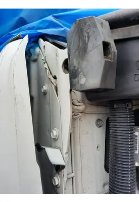 PETERBILT 579 HOOD BRACKET