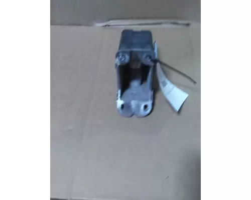 PETERBILT 579 HOOD BRACKET