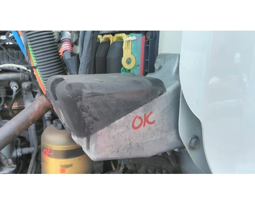 PETERBILT 579 HOOD BRACKET