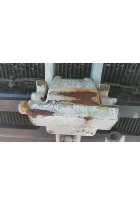 PETERBILT 579 HOOD HINGE