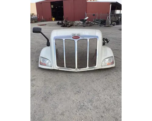 PETERBILT 579 HOOD