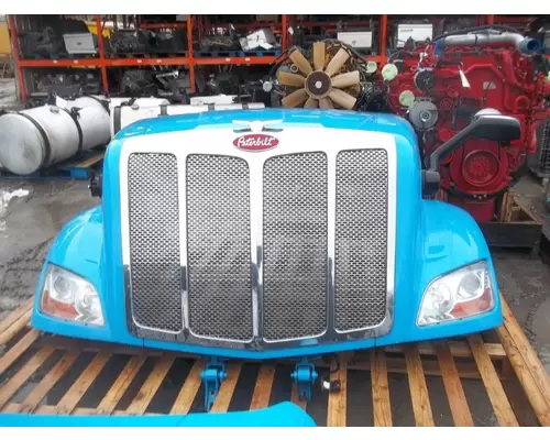 PETERBILT 579 HOOD