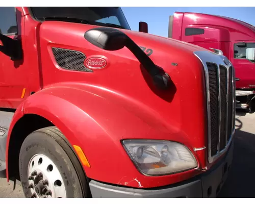 PETERBILT 579 HOOD