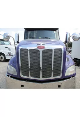 PETERBILT 579 HOOD