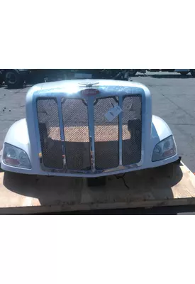 PETERBILT 579 HOOD