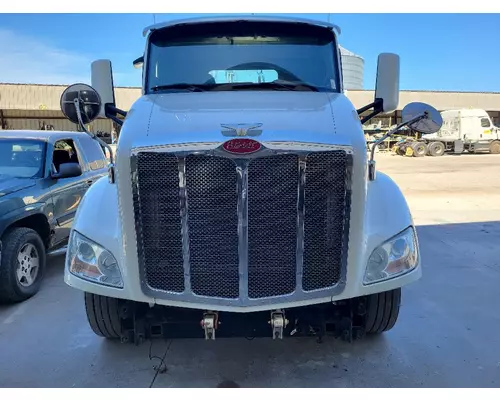 PETERBILT 579 HOOD