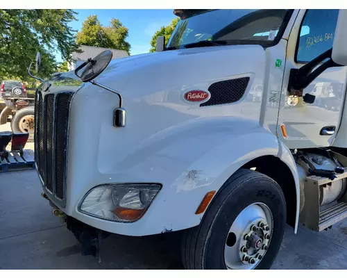 PETERBILT 579 HOOD